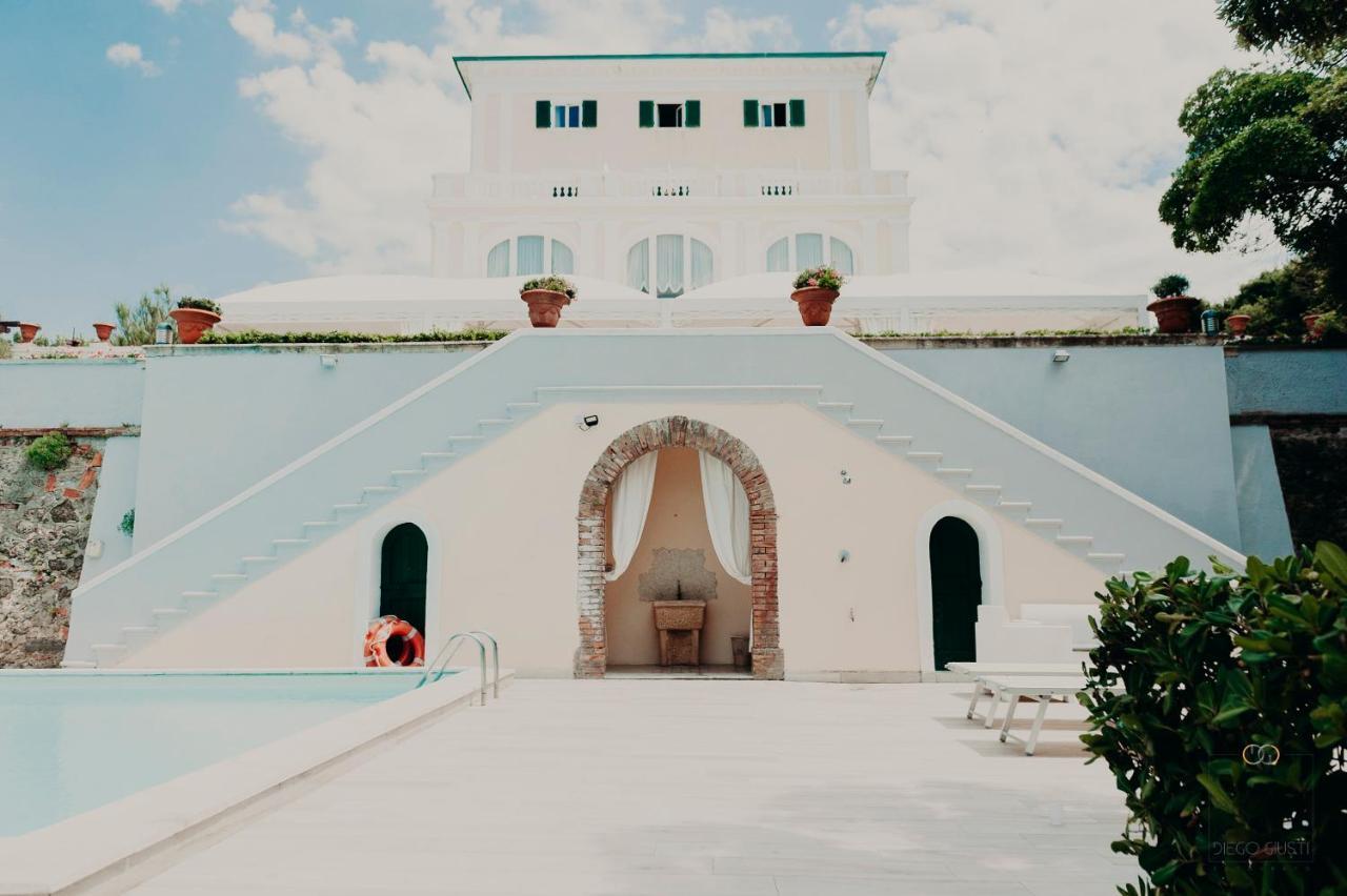 Villa Parisi Grand Hotel カスティリョンチェッロ エクステリア 写真