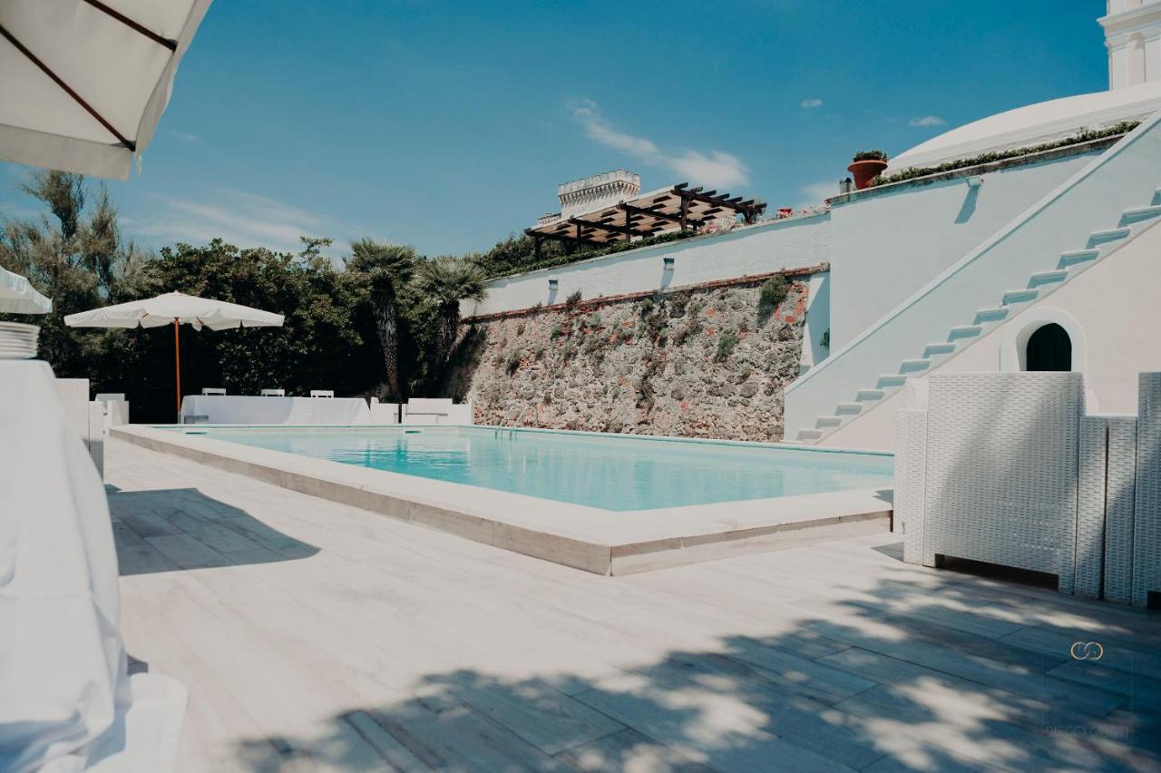 Villa Parisi Grand Hotel カスティリョンチェッロ エクステリア 写真
