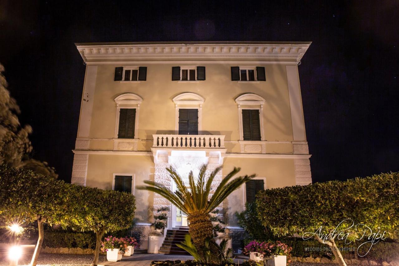 Villa Parisi Grand Hotel カスティリョンチェッロ エクステリア 写真