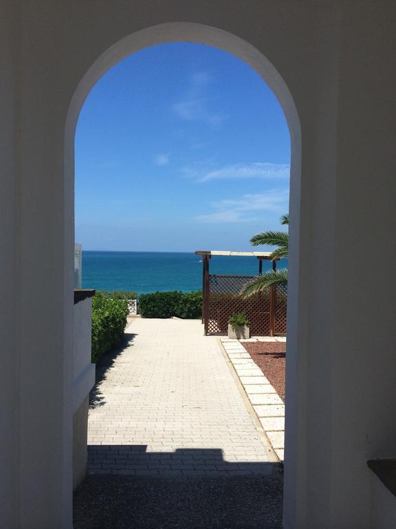 Villa Parisi Grand Hotel カスティリョンチェッロ エクステリア 写真