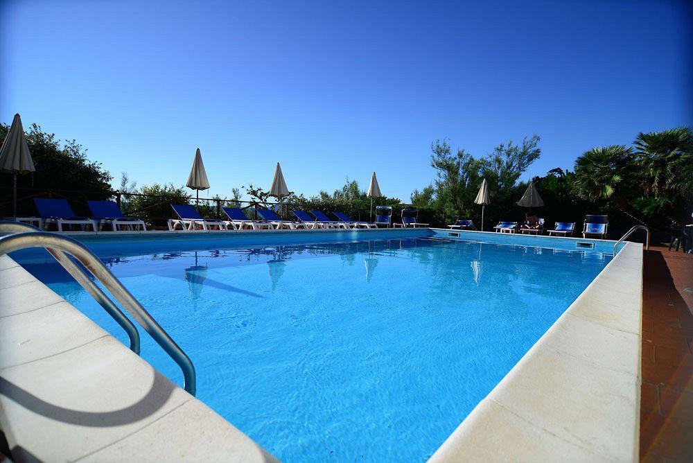 Villa Parisi Grand Hotel カスティリョンチェッロ エクステリア 写真