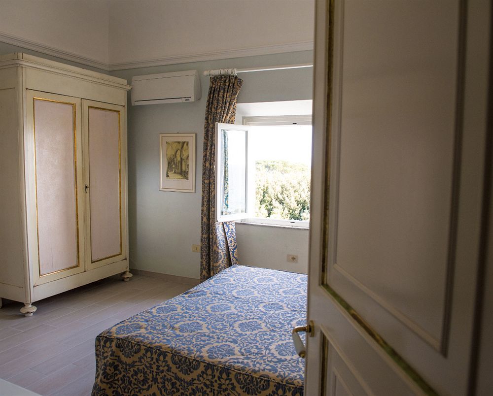 Villa Parisi Grand Hotel カスティリョンチェッロ エクステリア 写真