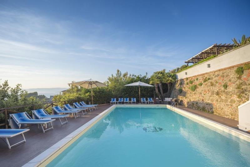 Villa Parisi Grand Hotel カスティリョンチェッロ エクステリア 写真